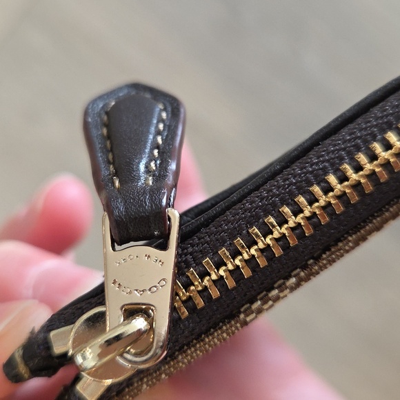 Coach Card And Coin Holder - Picture 3 of 6